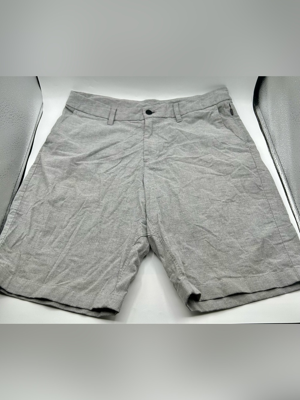 LULULEMON ATHLETICA Commission Shorts in a Light Gray color. Size 32